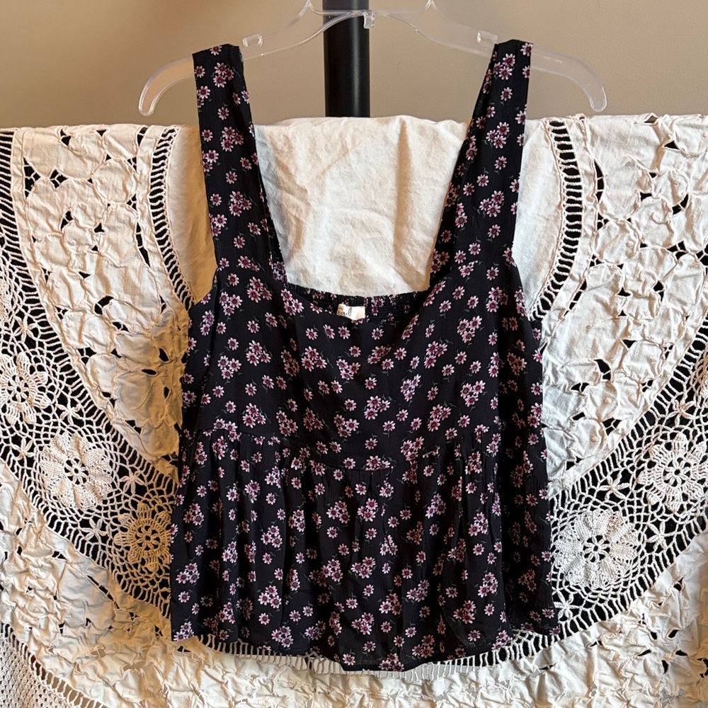 Easel Floral Black and Pink Women's Top NWT Size Large